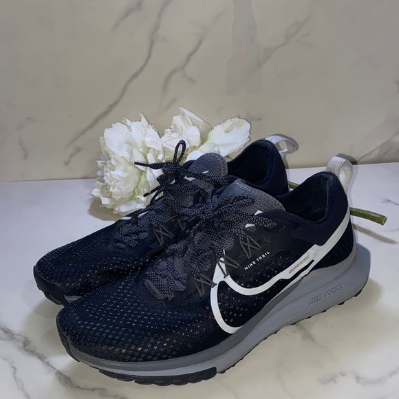 Nike Shoes - Nike Pegasus 4 Trail Sneakers Black and Gray Trail Shoes Size 9